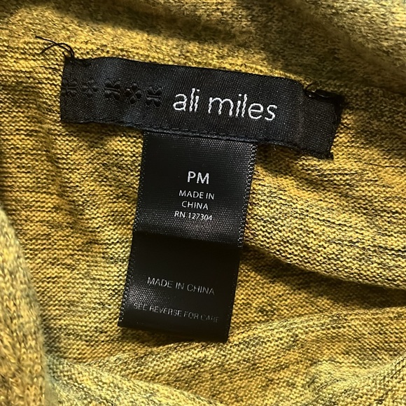 Ali Miles medium comfy women’s 3/4 sleeve mustard turtleneck in GUC - Picture 2 of 2